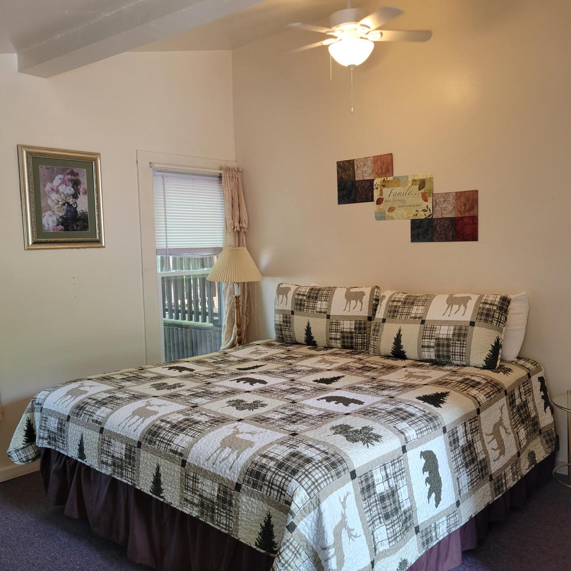 Weirs & Motel 3*