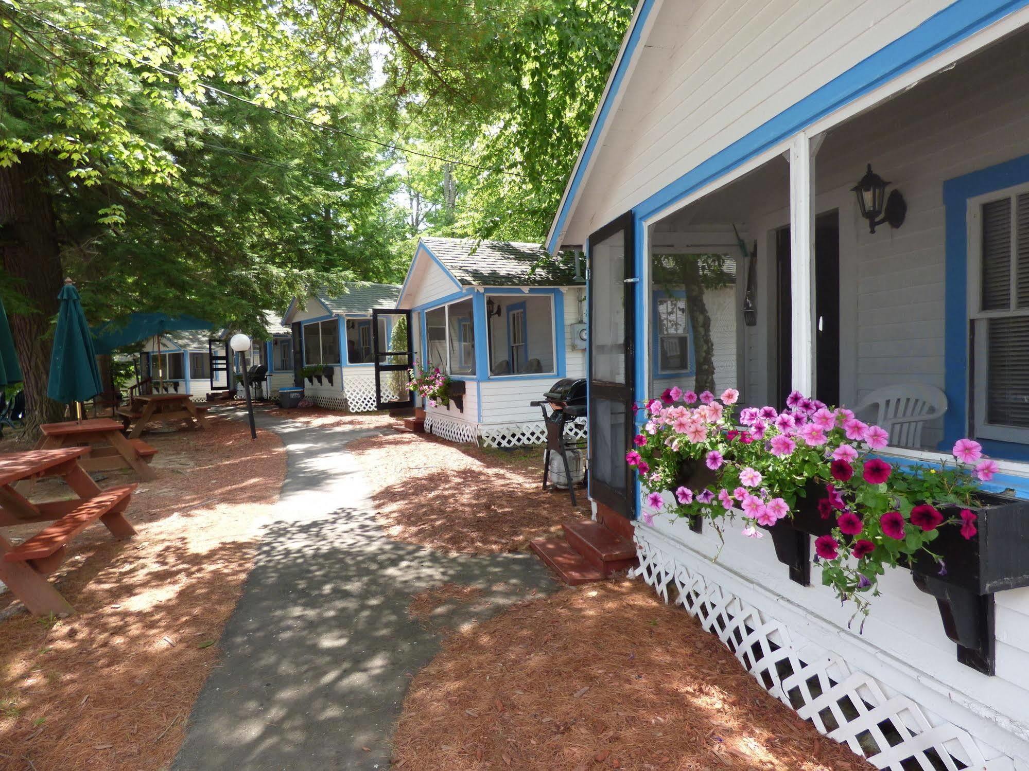 Motel Weirs &