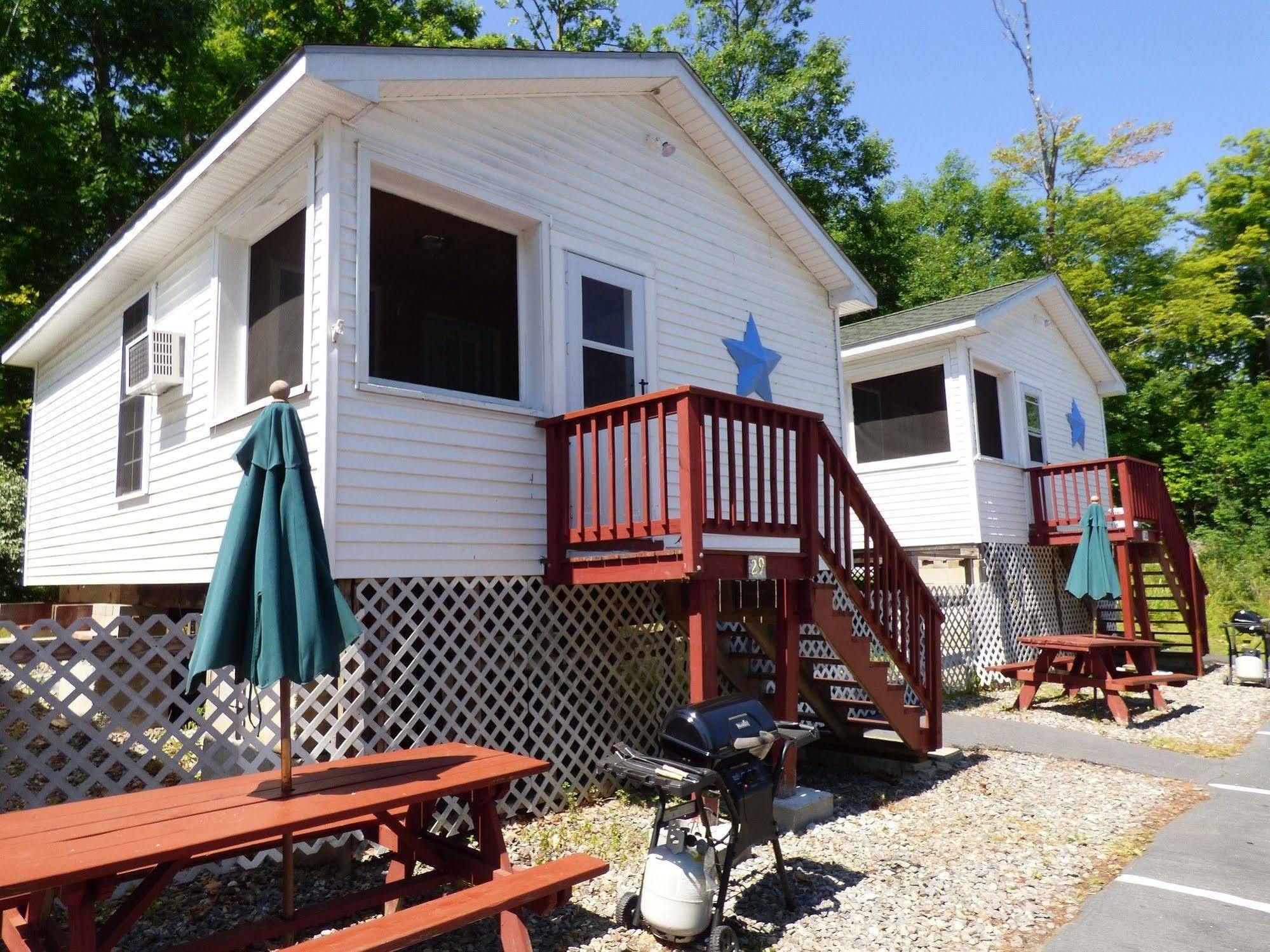 Weirs & Motel Weirs Beach