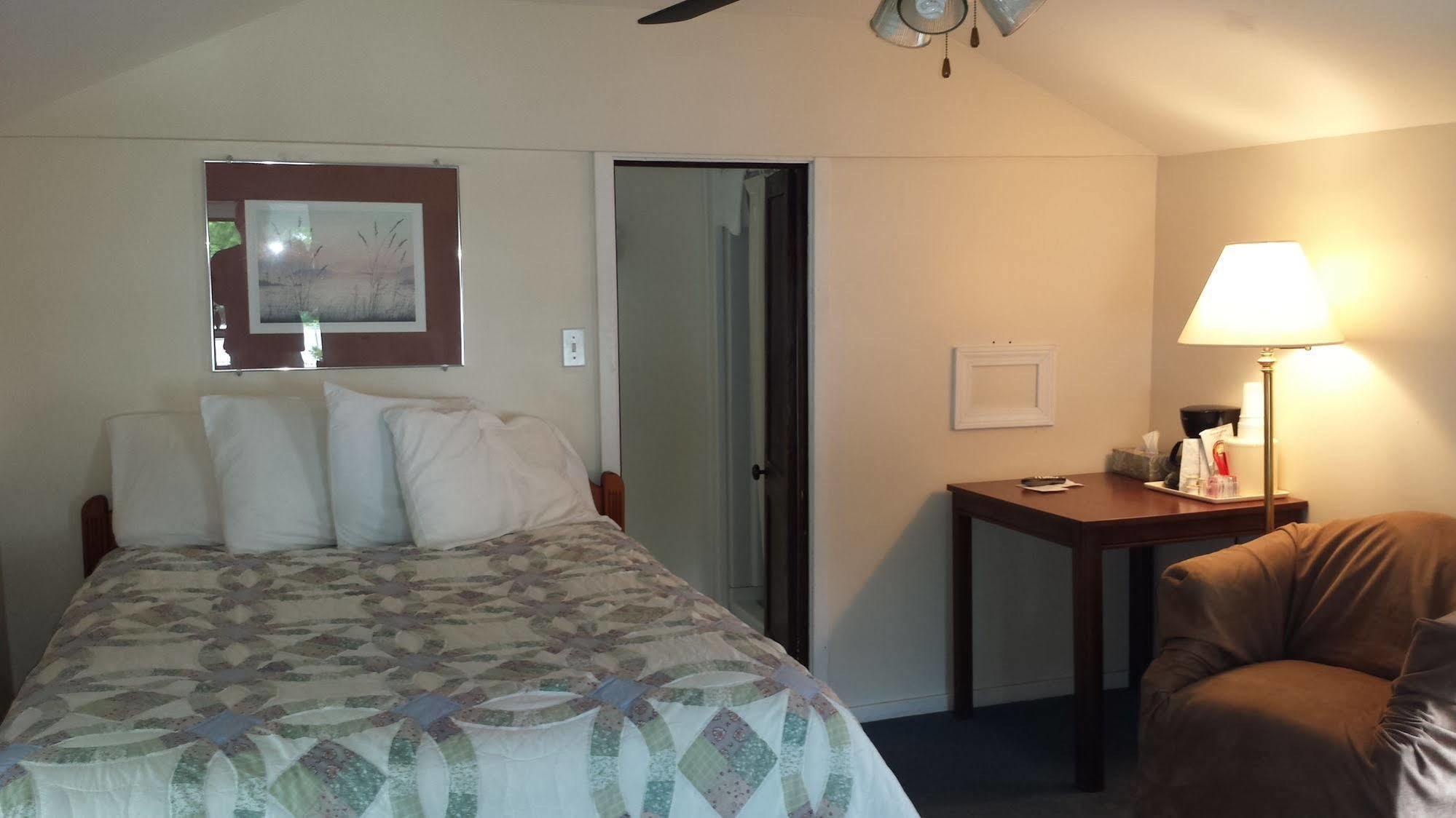 Motel Weirs & Weirs Beach